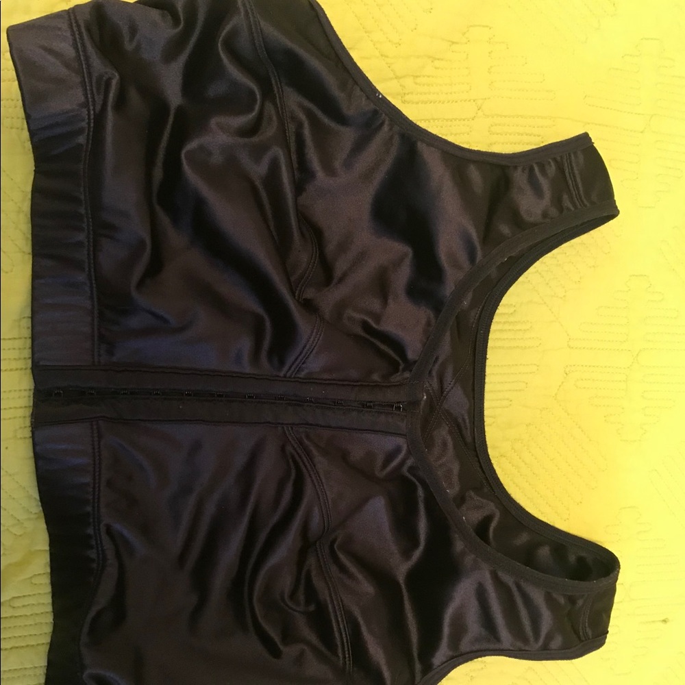 Size 6 Enell Maximum Support Wire-Free sports bra